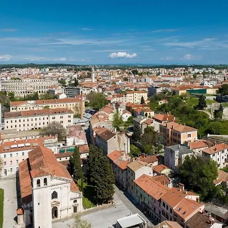 Old Place Apartament Pula