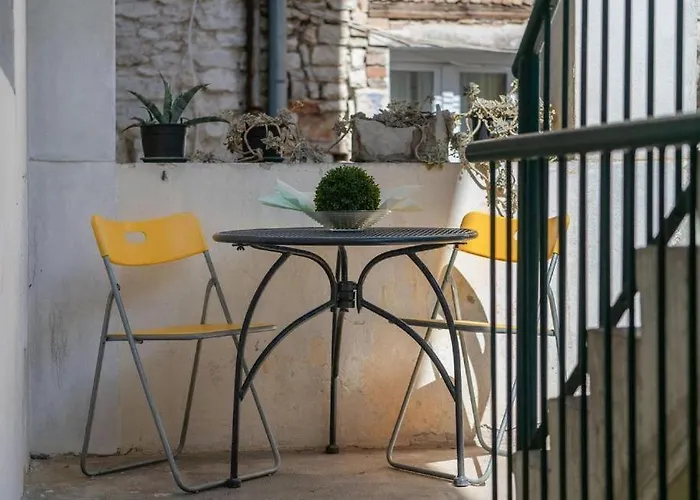 Old Place Apartman *