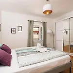 Old Place Appartement *